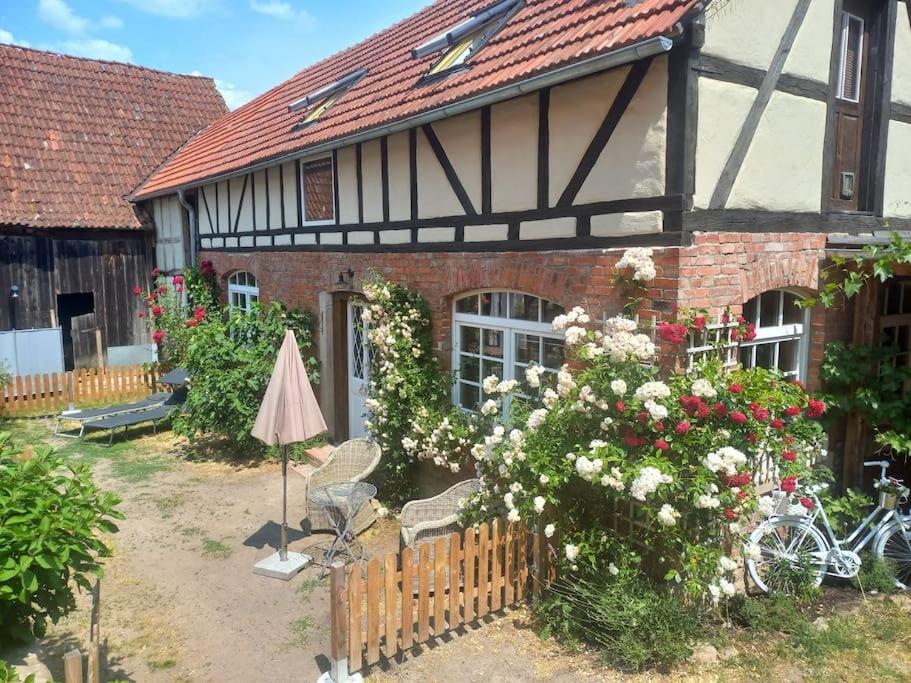 Romantisches Rosencottage Hofheim in Unterfranken Exterior photo